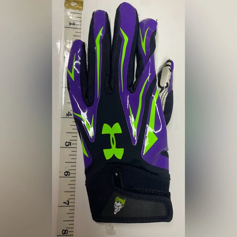 Under Armour Joker Alter Ego Football Gloves Youth Small YSM 1268328 Rare DC